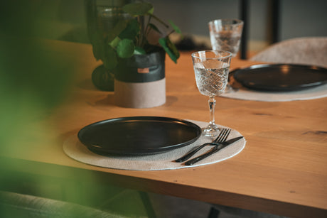 RONDE PLACEMATS – De nieuwste toevoeging aan onze leren collectie