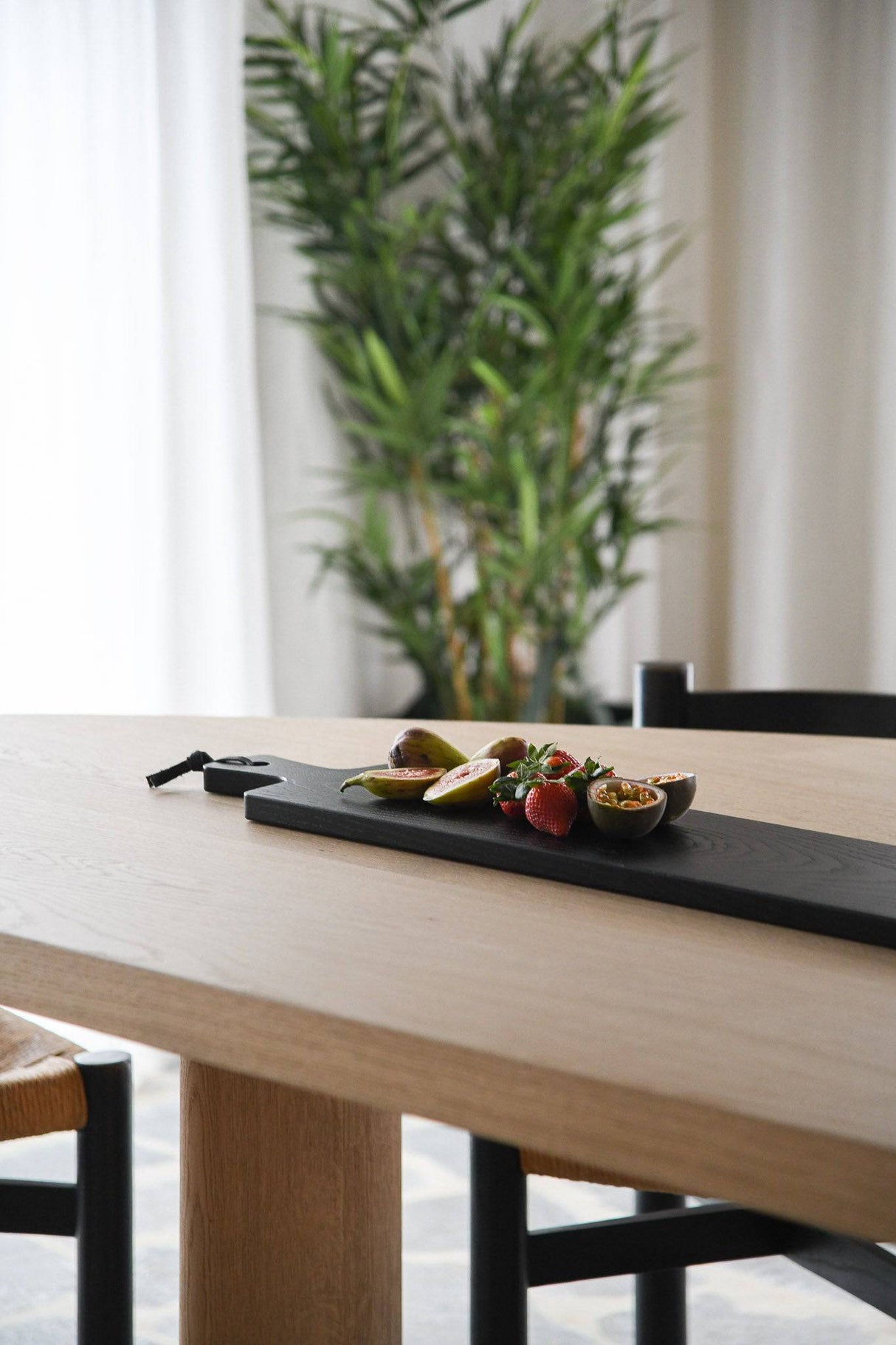 Planche de Service en Chêne - Noir Mat - Taille L