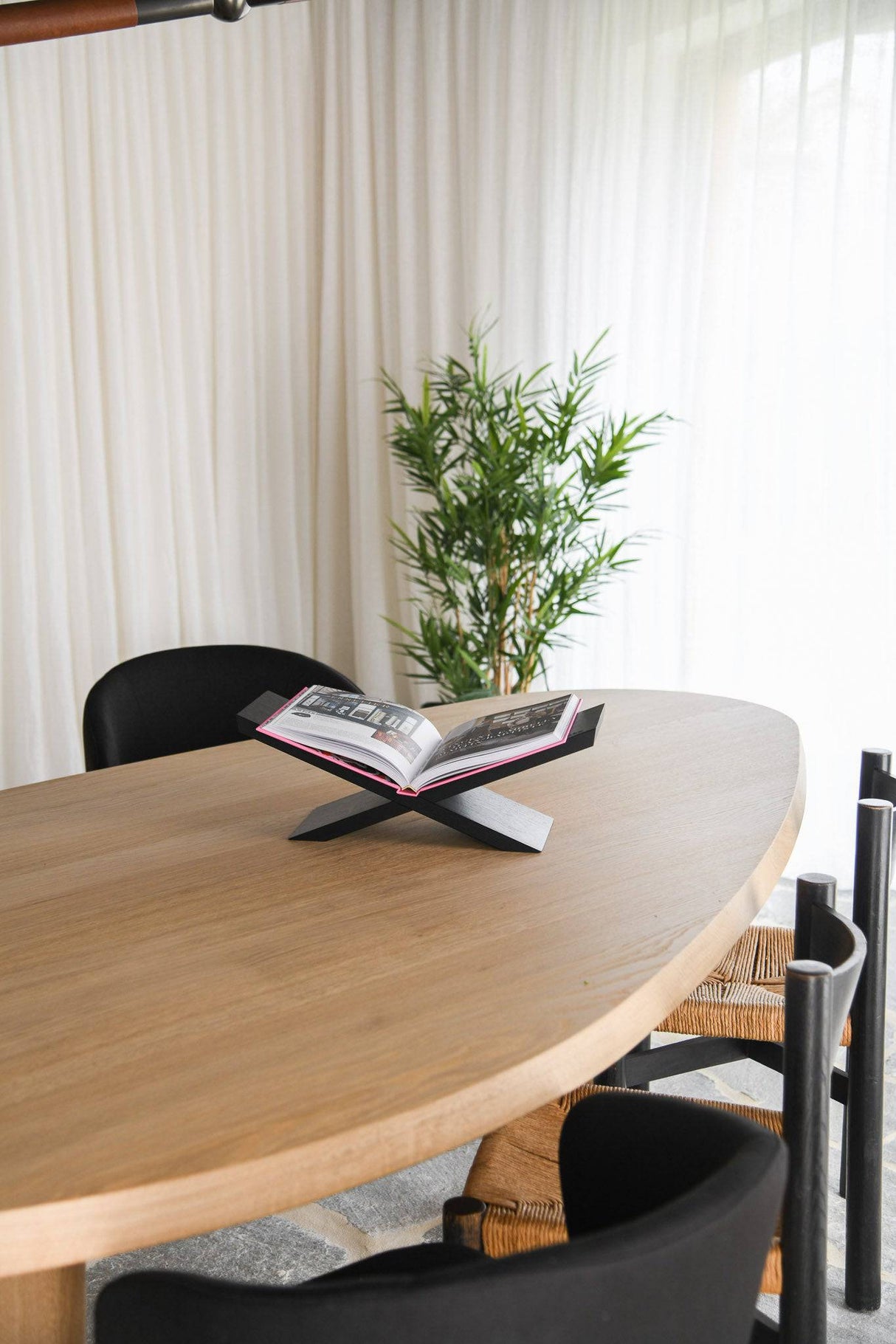 Boekenstandaard hout - Boekenstandaard zwart - X-vormig COOKX