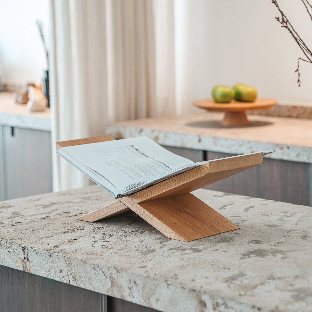 Boekenstandaard - Liggend Model - Eikenhout - Zwart of nature - COOKX